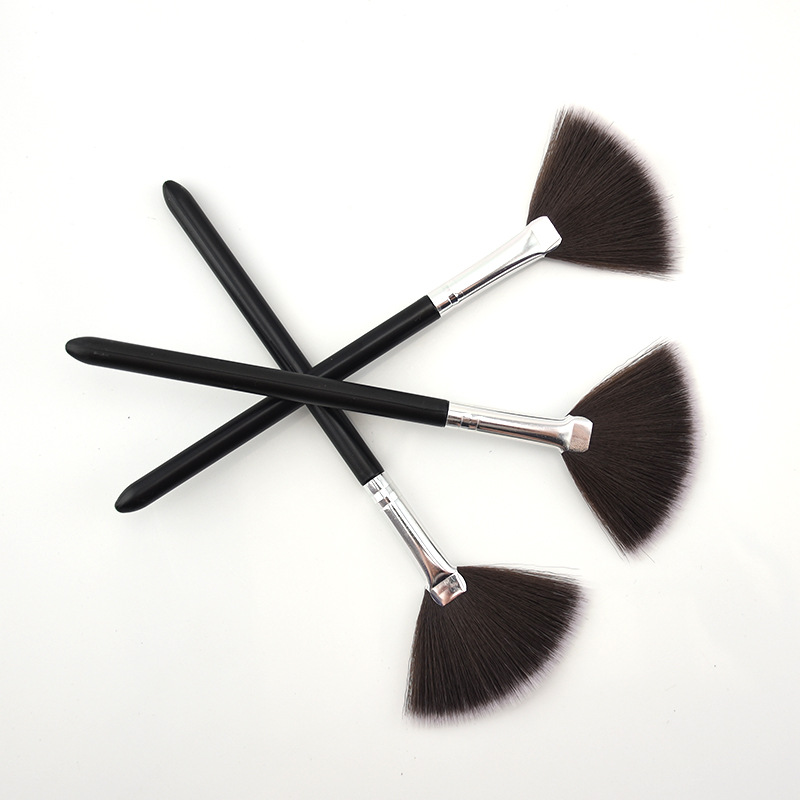 Lise Yiren new single wholesale long handle fiber hair makeup brush beauty makeup tools fan uniform paint detail