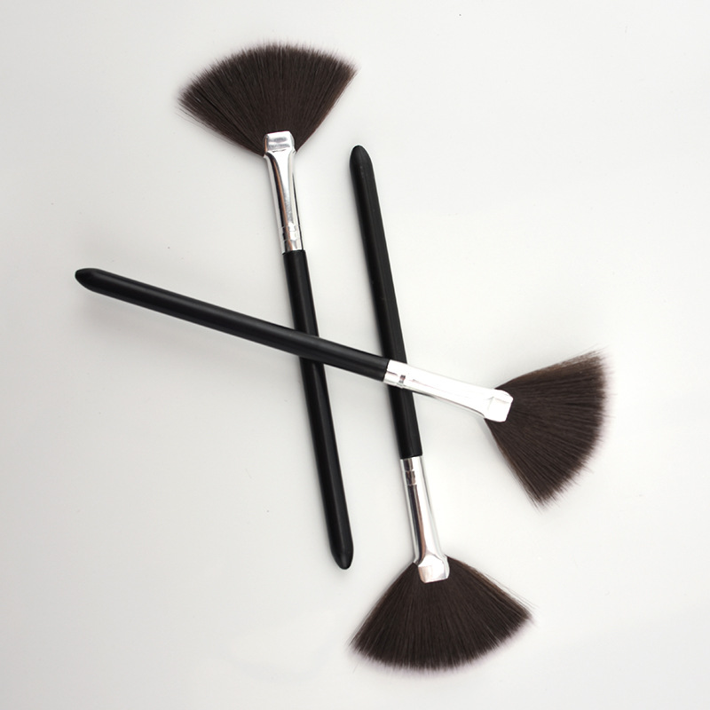 Lise Yiren new single wholesale long handle fiber hair makeup brush beauty makeup tools fan uniform paint detail