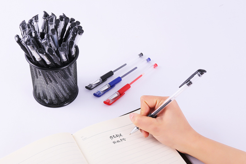 Office Supplies European Standard Gel Pen Plastic Signature Pen Student Black Water-Based Pen 0.5mm Bullet Tip Exam Pen detail