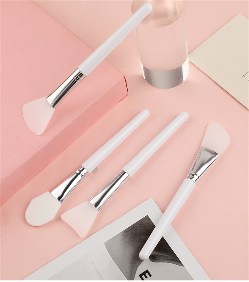 Silicone mask brush new Lin Yun with knife type mud special brush beauty skin care silicone makeup brush spot detail