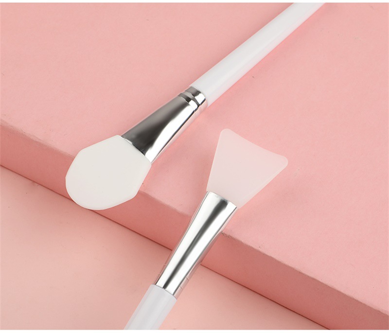 Silicone mask brush new Lin Yun with knife type mud special brush beauty skin care silicone makeup brush spot detail