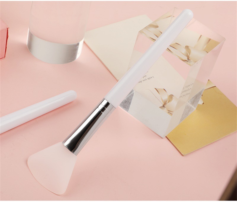 Silicone mask brush new Lin Yun with knife type mud special brush beauty skin care silicone makeup brush spot detail